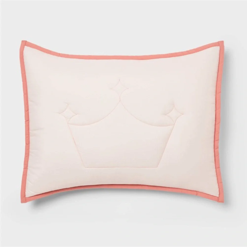 Full/Queen Princess Characters Kids' Quilt - The Disney Collection by Pillowfort